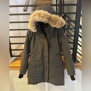 Women’s Canada Goose parka grey size M